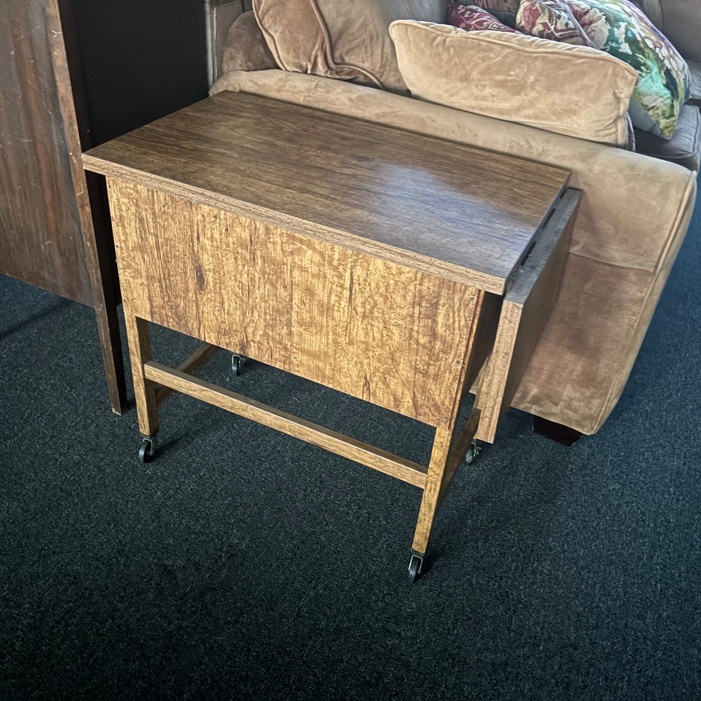 1970's table on wheels